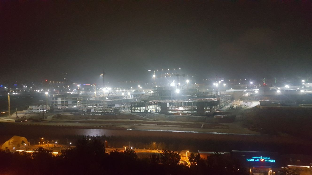 Başakşehir İkitelli Şehir Hastanesi’nin yapımı gece gündüz devam ediyor