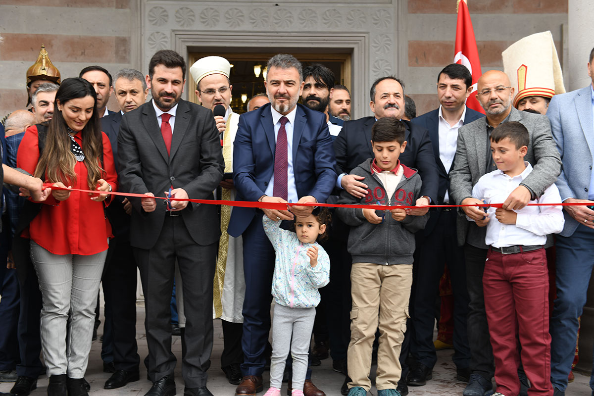 Esenyurt Piri Reis Camii ibadete açıldı