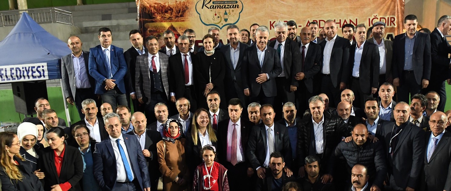 BAKAN ARSLAN: ‘TÜRKİYE’Yİ GELECEĞE TAŞIYORUZ’