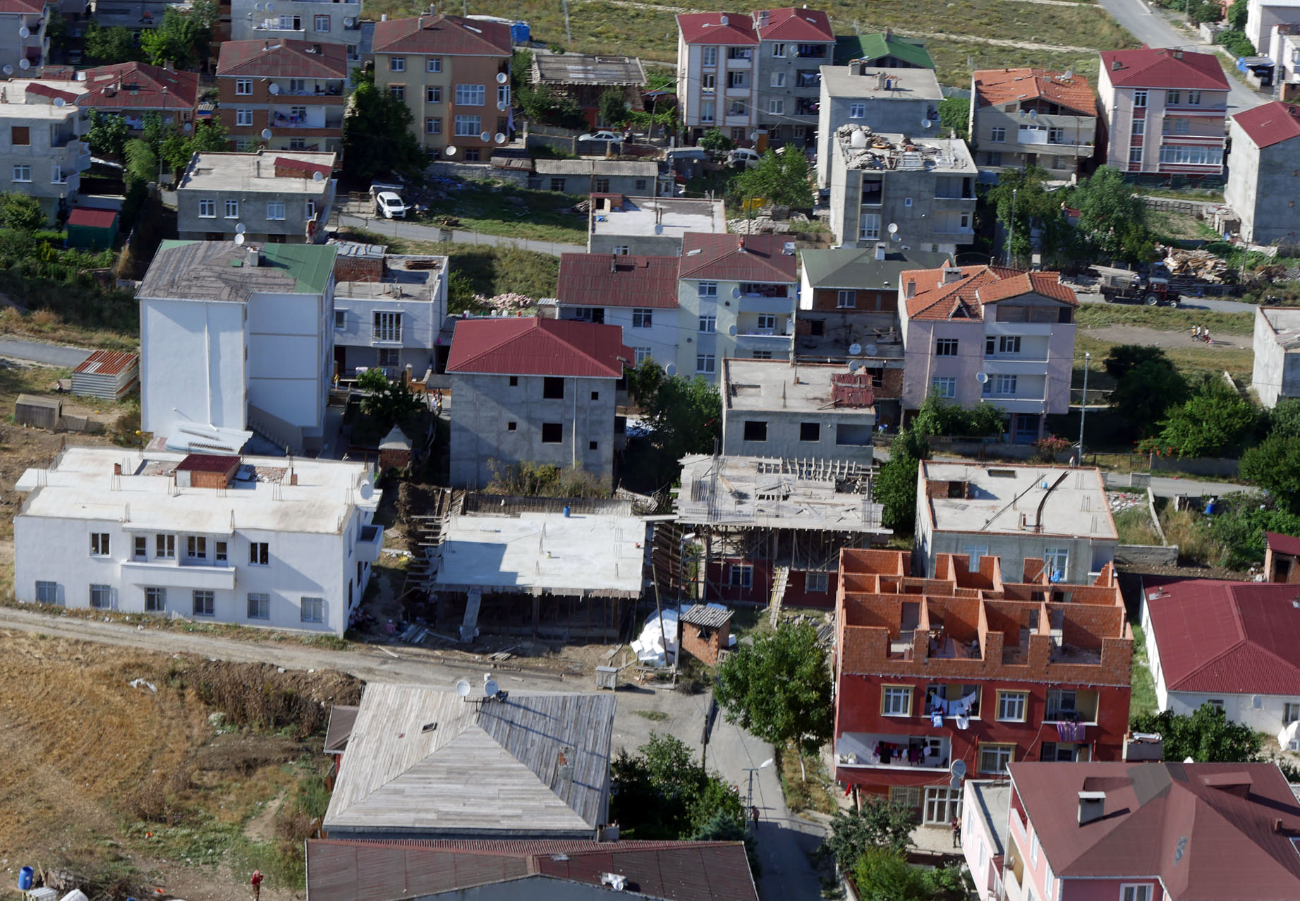 Büyükçekmece Belediyesi ihbarı yaptı: Tepecik Çayırlar Mevkii’nde kaçak inşaat furyası