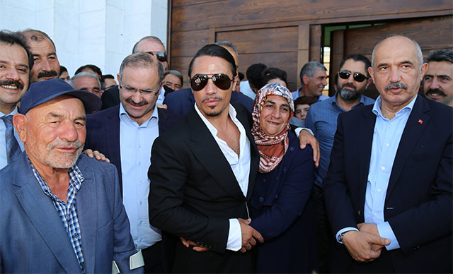 Nusret’in külliyesi açıldı