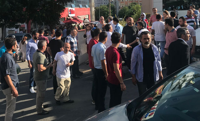 Ataşehir’de broşür kavgası: 2 yaralı var