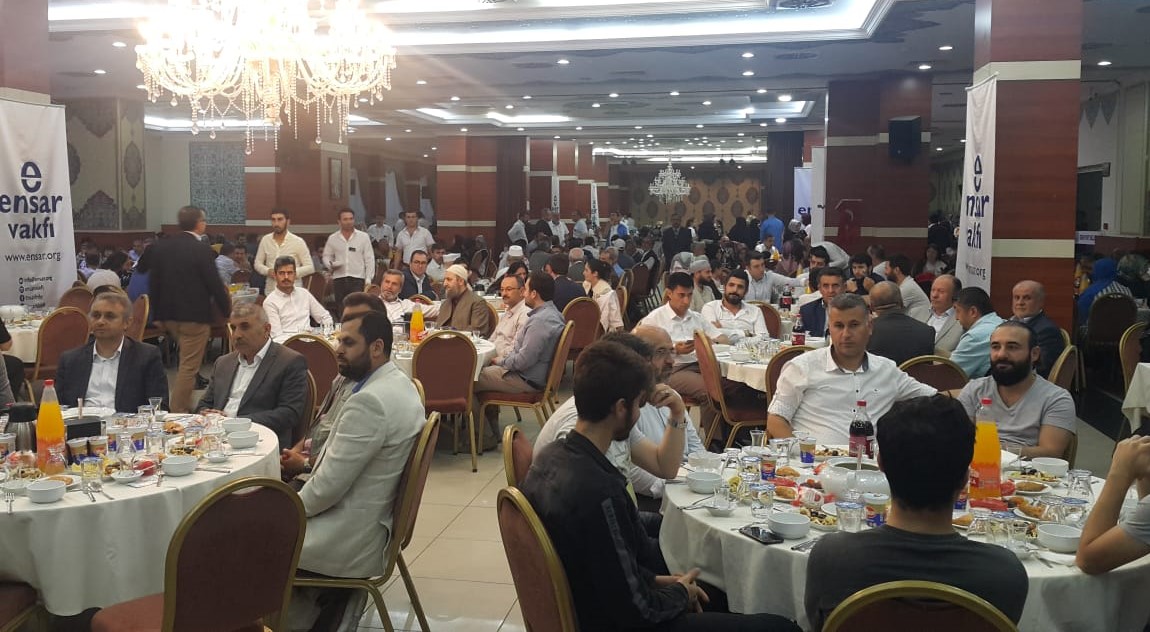 ENSAR DOSTLARI İFTARDA BULUŞTU