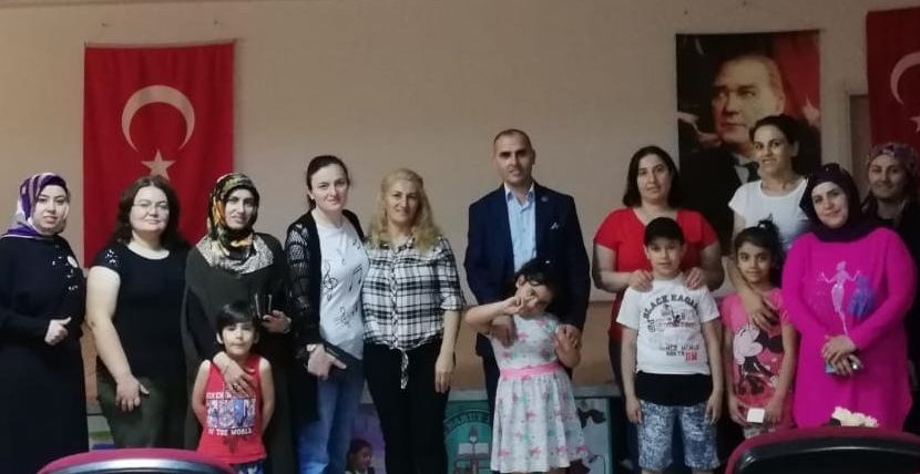 VELİLERE VE ÖĞRETMENLERE SAĞLIKLI BESLENME DERSİ