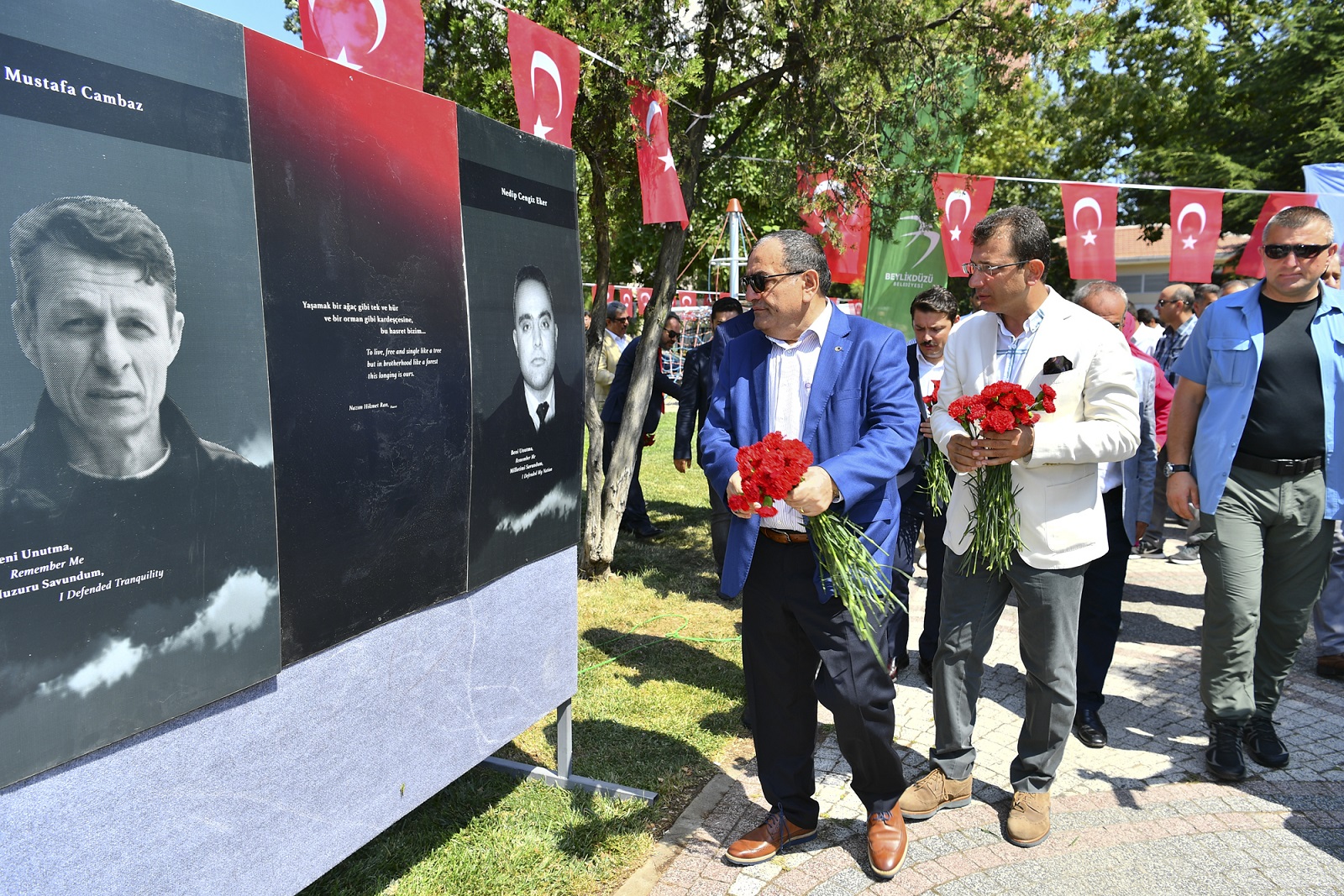 BEYLİKDÜZÜ’NDE 15 TEMMUZ ŞEHİTLERİ ANILDI