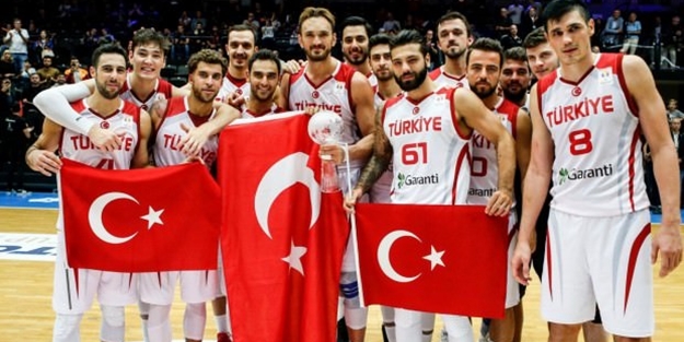 12 Dev Adam Super Cup’ta şampiyon oldu!