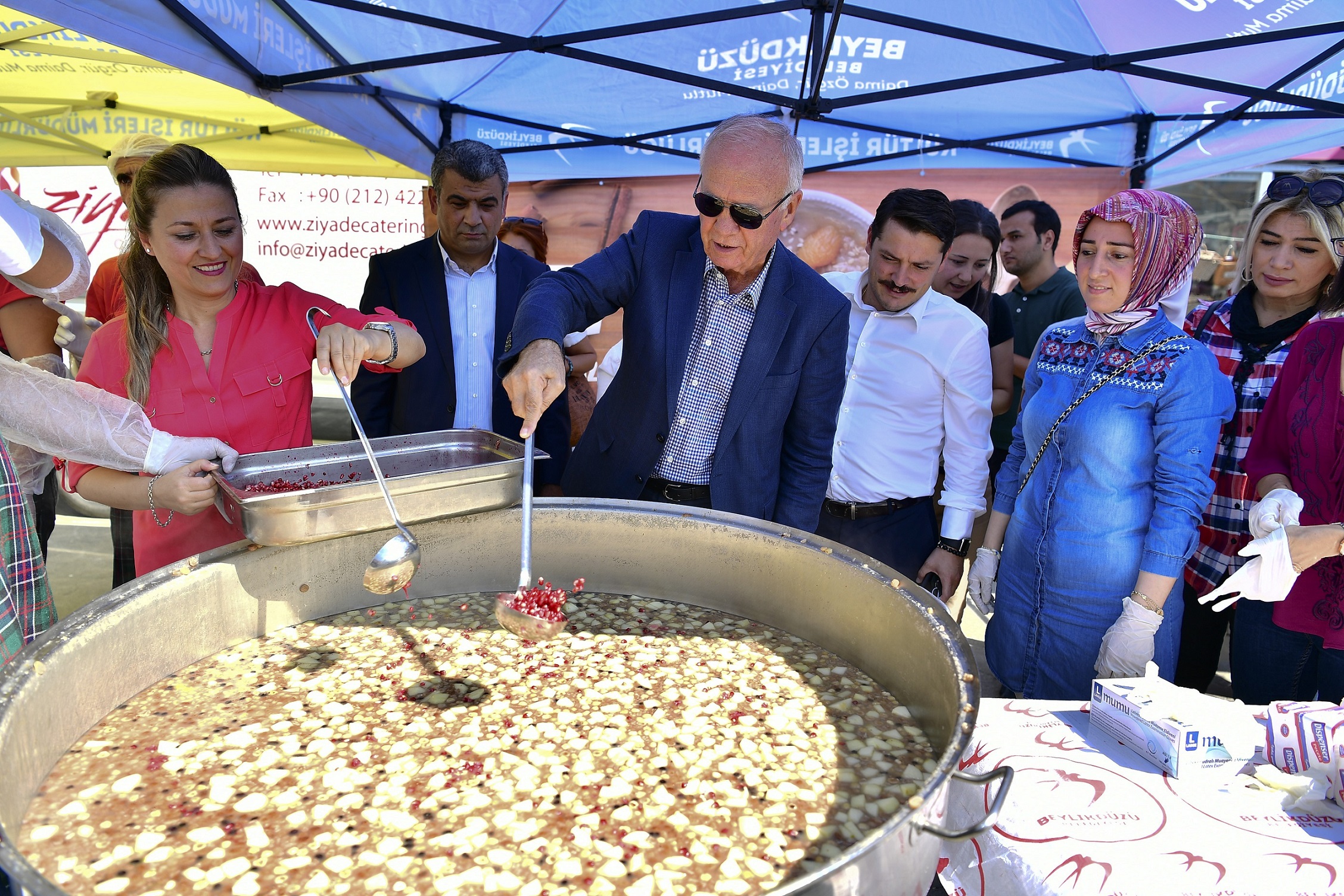 BEYLİKDÜZÜ’NDE AŞURE KAZANLARI KAYNADI