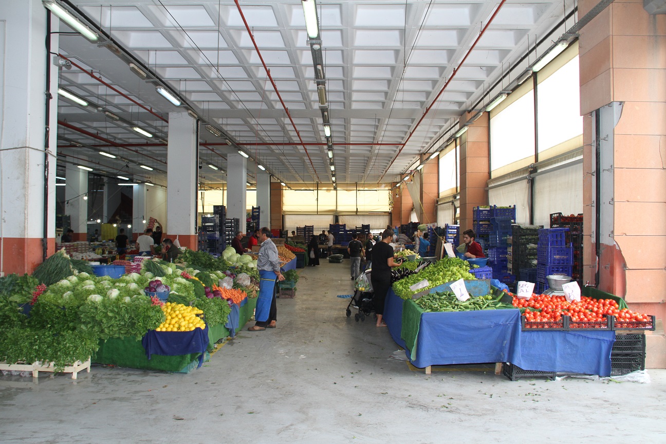 Esenyurt’ta kapalı pazarlar otopark oluyor