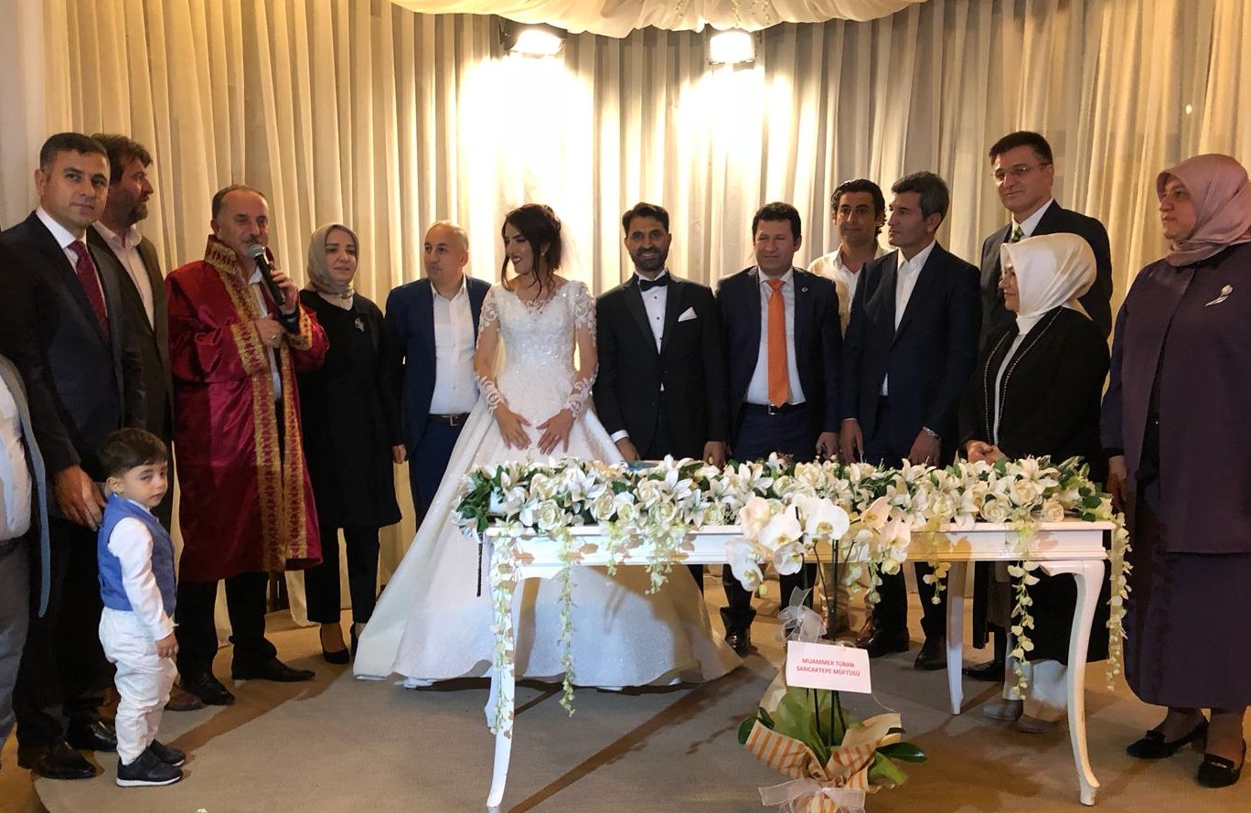 AK PARTİLİ İL YÖNETİCİSİNİN MUTLU GÜNÜ