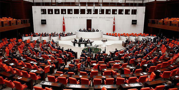 AYM, olay çıkaran vekillere verilecek cezayı iptal etti