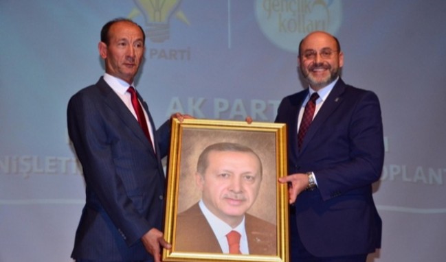 CHP’li belediye başkanı AK Parti’ye katıldı!