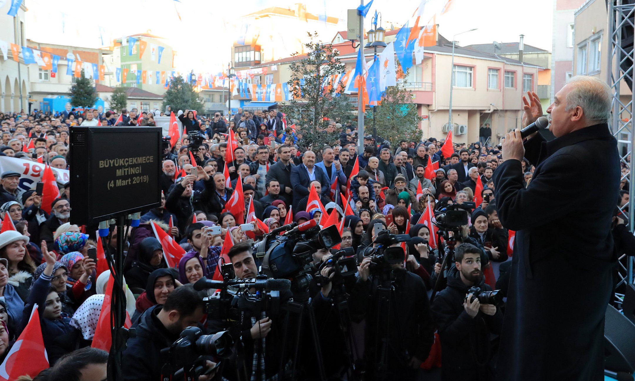 MEVLÜT UYSAL: “25 YIL İŞ YAPMAK YERİNE BAHANE ÜRETTİLER”