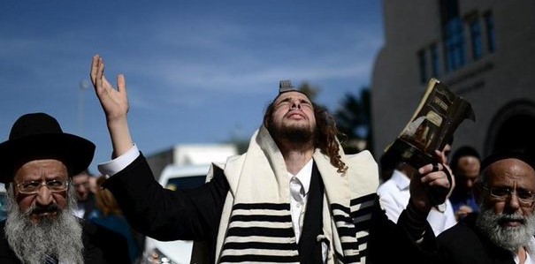 Türk Yahudi Toplumu sinagoglarda İdlib şehitleri için dua etti