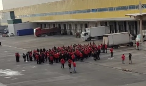 Migros’ta deprem: 350 kişi iş bıraktı