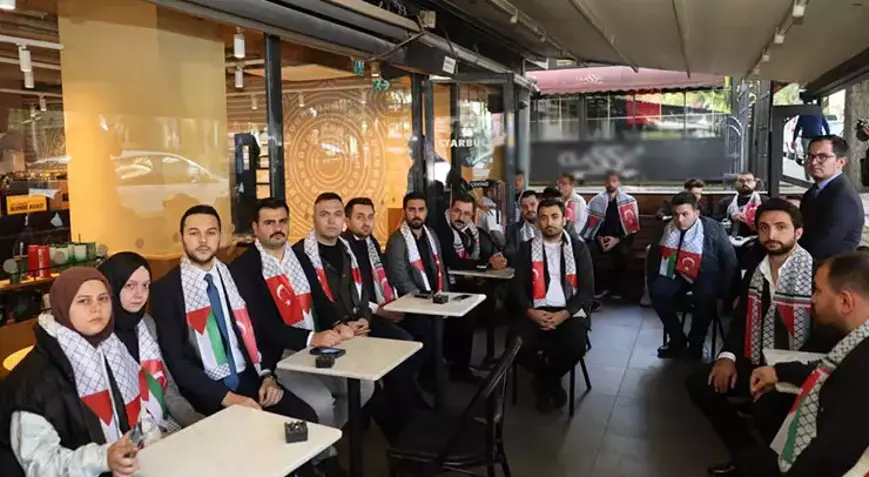 AK Parti Gençlik Kolları’ndan 81 ilde Starbucks’ta ‘yer kapatma eylemi’