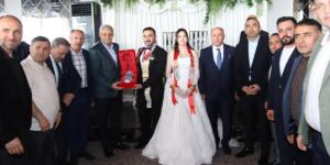 BERFİN VE METEHAN DİLLERE DESTAN DÜĞÜNLE MUTLULUĞA ADIM ATTI
