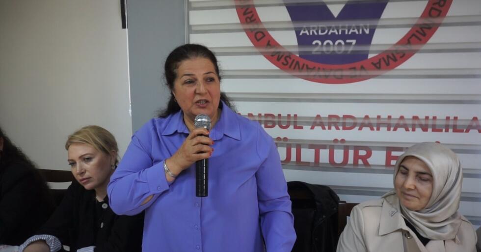 BAŞKANLAR KOLTUKLARI ANNELERE BIRAKTI