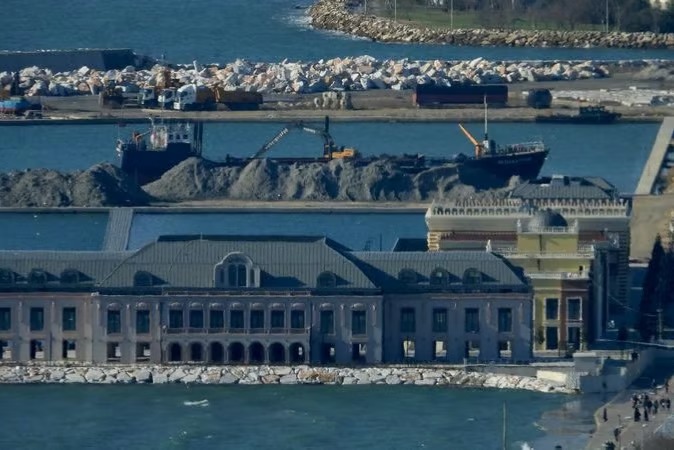 Büyükçekmece Belediyesi’ndeki soruşturmada gelişme! Başkanın damadı firari