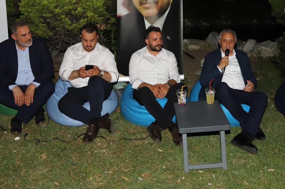 AK PARTİ GENÇLİĞİ ÇALIŞMALARINA ARA VERMEDEN DEVAM EDİYOR