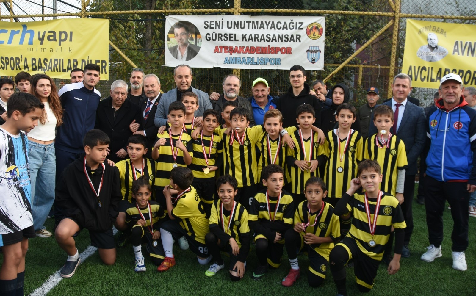 GAZETECİ GÜRSEL KARASANSAR ANISINA DÜZENLENEN TURNUVADA MİNİKLER MADALYA SEVİNCİ YAŞADI