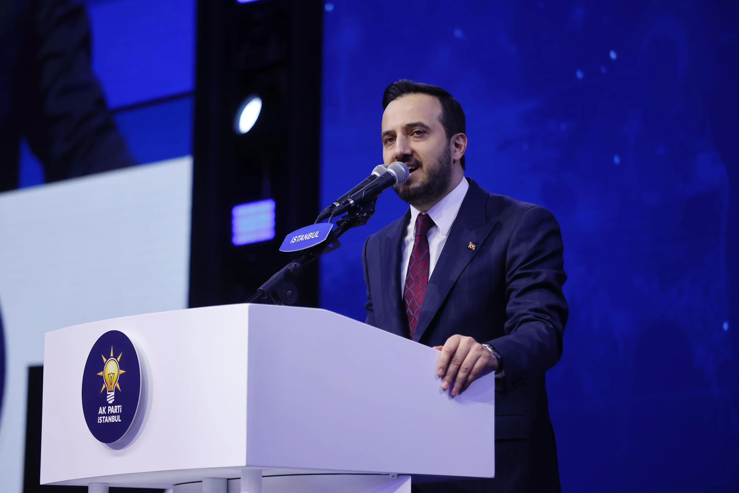 AK PARTİ İL BAŞKANI ABDULLAH ÖZDEMİR VE EKİBİNİN PERFORMANSI TARTIŞILIYOR.!