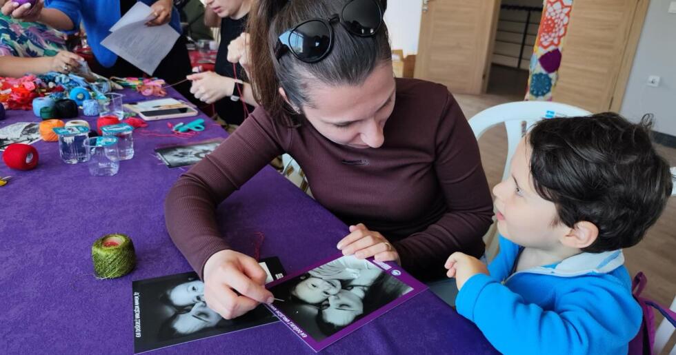 AVCILAR’DA ANNELER GÜNÜ DOPDOLU GEÇTİ
