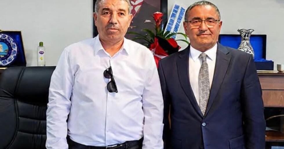 MİNİBÜSÇÜLER CAMİASINDA BAYRAK DEĞİŞİMİ