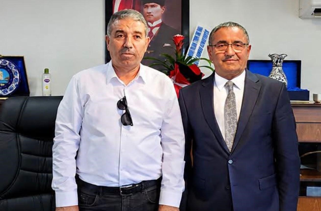 MİNİBÜSÇÜLER CAMİASINDA BAYRAK DEĞİŞİMİ