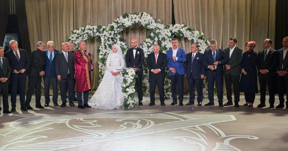 DİLLERE DESTAN DÜĞÜNLE DÜNYA EVİNE GİRDİLER